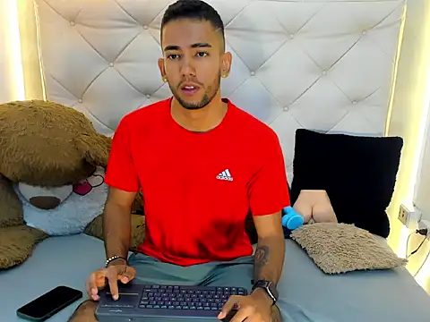 MaicolParker  online show from April 2026 01:23:02 PM