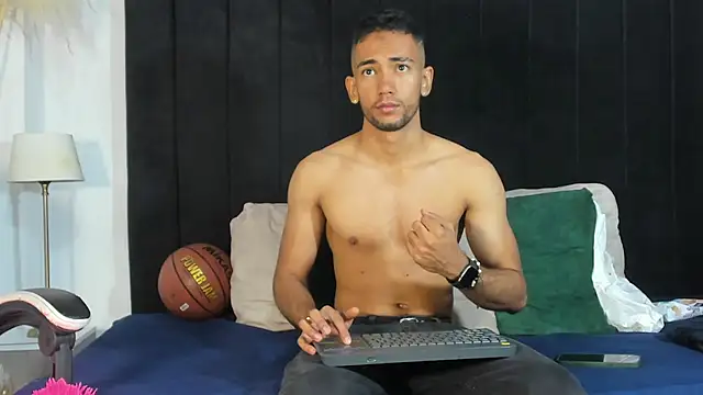MaicolParker  online show from July 2026 12:43:01 PM