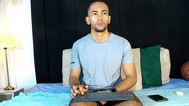 MaicolParker  online show from July 2026 12:18:02 PM