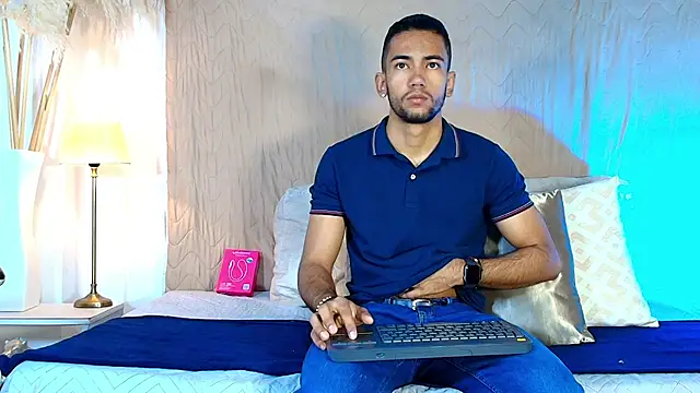 MaicolParker  online show from August 2026 12:11:01 PM