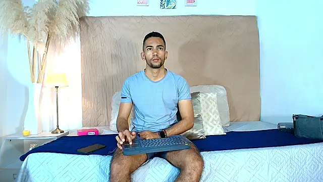 MaicolParker  online show from August 2026 12:10:01 PM