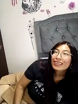 Megan Darcy online show from March 2026 05:04:02 AM