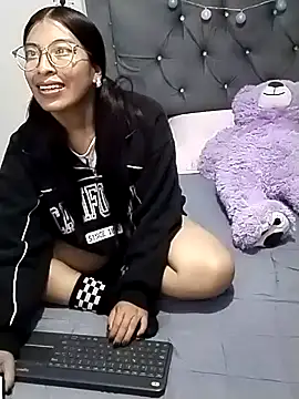 Megan Darcy online show from March 2026 06:10:02 AM