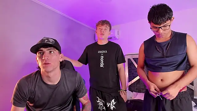 Snapshot of Handsomeboyss19 chatting on February 2026 02:33:01 AM Handsomeboyss19 online show from February 2026 02:33:01 AM