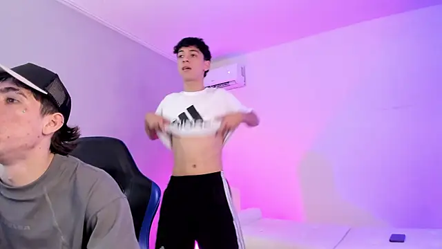 Handsomeboyss19 online show from May 2026 08:55:02 PM