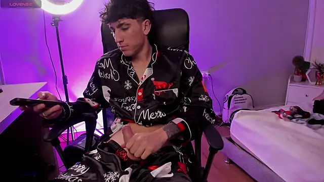 Handsomeboyss19 online show from December 2025 02:05:01 AM