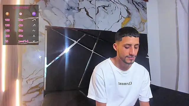 Snapshot of Akame_Draco chatting on October 2025 03:38:02 AM Akame Draco online show from October 2025 03:38:02 AM