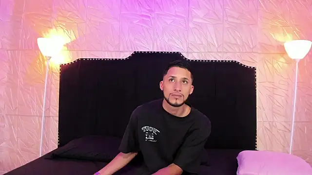 Snapshot of Akame_Draco chatting on September 2025 03:28:01 AM Akame Draco online show from September 2025 03:28:01 AM