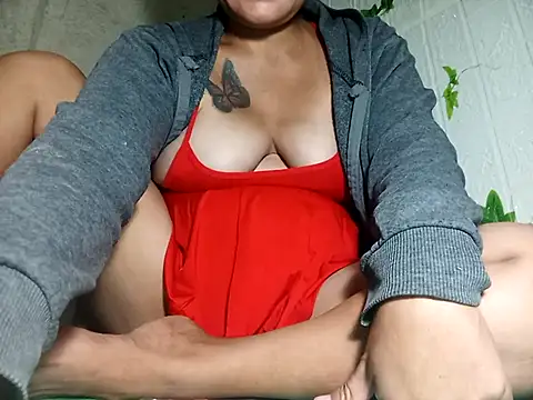 Snapshot of pussywet_08 chatting on September 2025 04:33:02 PM pussywet 08 online show from September 2025 04:33:02 PM