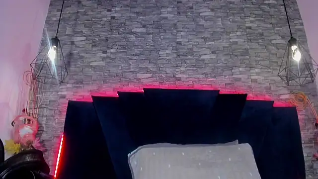 Emily Brown18 online show from April 2026 04:13:02 AM