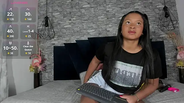 Snapshot of Emily_Brown18 chatting on December 2025 04:24:01 AM Emily Brown18 online show from December 2025 04:24:01 AM