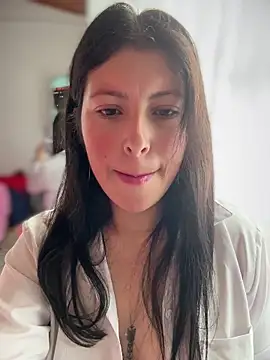 Mia salinass online show from March 2026 06:29:02 PM