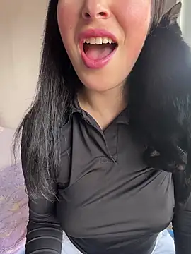 Snapshot of Mia_salinass chatting on February 2026 07:47:01 PM Mia salinass online show from February 2026 07:47:01 PM