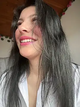 Snapshot of Mia_salinass chatting on June 2026 07:24:01 PM Mia salinass online show from June 2026 07:24:01 PM