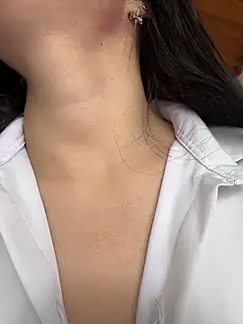 Snapshot of Mia_salinass chatting on February 2026 06:04:02 PM Mia salinass online show from February 2026 06:04:02 PM