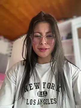 Mia salinass online show from March 2026 08:08:02 PM