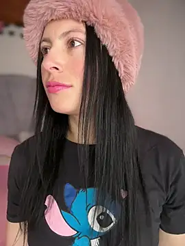 Mia salinass online show from April 2026 05:41:01 PM