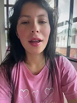 Snapshot of Mia_salinass chatting on June 2026 06:29:01 PM Mia salinass online show from June 2026 06:29:01 PM