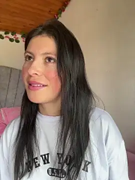 Snapshot of Mia_salinass chatting on December 2025 05:51:01 PM Mia salinass online show from December 2025 05:51:01 PM