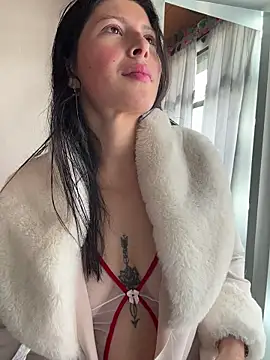 Snapshot of Mia_salinass chatting on February 2026 06:19:01 PM Mia salinass online show from February 2026 06:19:01 PM