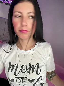 Mia salinass online show from April 2026 05:52:01 PM