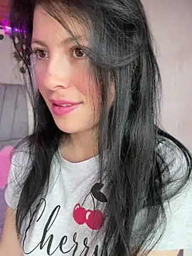 Snapshot of Mia_salinass chatting on June 2026 07:19:02 PM Mia salinass online show from June 2026 07:19:02 PM