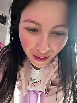 Mia salinass online show from May 2026 06:43:02 PM