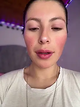 Mia salinass online show from April 2026 06:10:02 PM