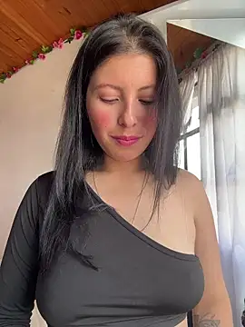 Snapshot of Mia_salinass chatting on February 2026 05:09:02 PM Mia salinass online show from February 2026 05:09:02 PM