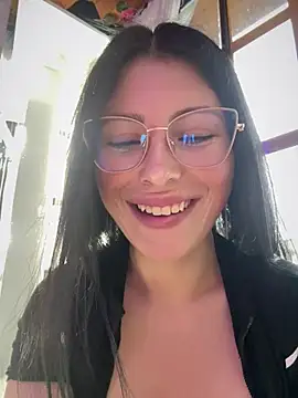 Mia salinass online show from April 2026 06:45:02 PM