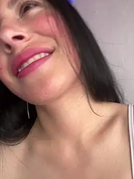 Mia salinass online show from September 2025 04:57:01 PM