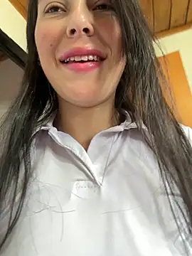 Mia salinass online show from November 2025 05:50:02 PM