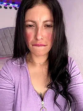 Mia salinass online show from September 2025 05:30:01 PM