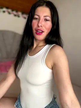 Mia salinass online show from September 2025 06:22:01 PM