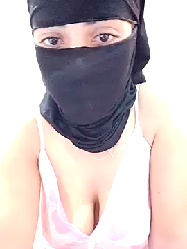 salma14 online show from December 2025 10:24:01 PM