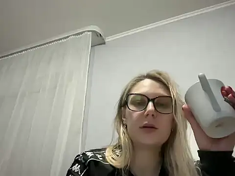 NikexPretty online show from December 2025 07:50:02 PM