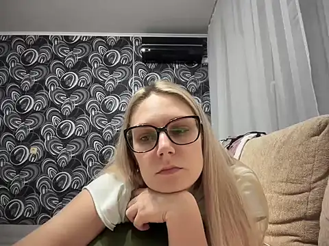 NikexPretty online show from November 2025 10:15:01 PM