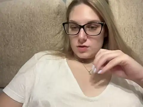 NikexPretty online show from October 2025 09:27:02 PM