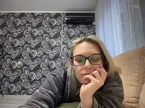 NikexPretty online show from November 2025 01:38:01 PM