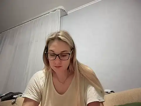 NikexPretty online show from November 2025 02:12:01 AM