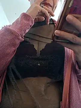 Snapshot of ShinnaBee chatting on October 2025 05:59:01 AM ShinnaBee online show from October 2025 05:59:01 AM