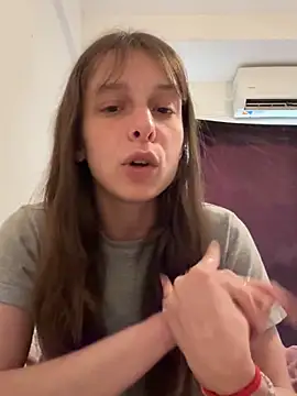Snapshot of LittleJulietta chatting on September 2025 06:06:01 PM LittleJulietta online show from September 2025 06:06:01 PM