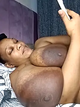 HappygalTheQueen online show from February 2026 06:18:01 PM