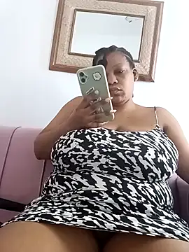 Snapshot of HappygalTheQueen chatting on April 2026 07:59:02 AM HappygalTheQueen online show from April 2026 07:59:02 AM