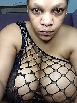 Snapshot of HappygalTheQueen chatting on May 2026 10:18:01 PM HappygalTheQueen online show from May 2026 10:18:01 PM