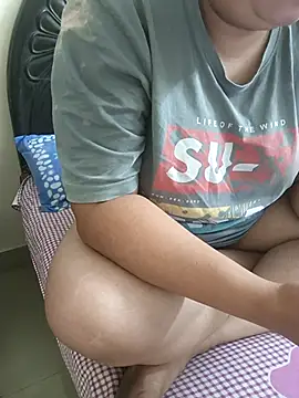 Snapshot of payal_261072_ chatting on October 2025 10:10:02 PM payal 261072 online show from October 2025 10:10:02 PM