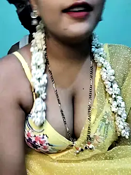 Snapshot of Shneeha_le chatting on September 2025 10:11:02 AM Shneeha le online show from September 2025 10:11:02 AM