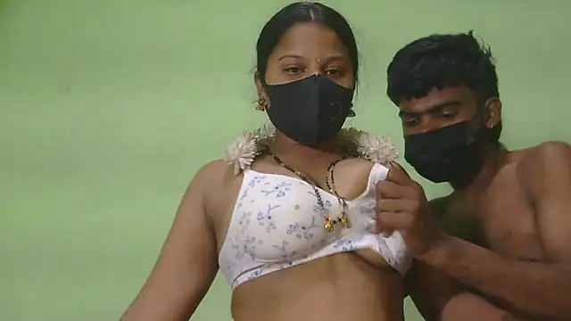 Snapshot of Shneeha_le chatting on December 2025 05:36:01 PM Shneeha le online show from December 2025 05:36:01 PM