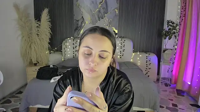 SarahCastro1  online show from April 2026 04:08:02 AM