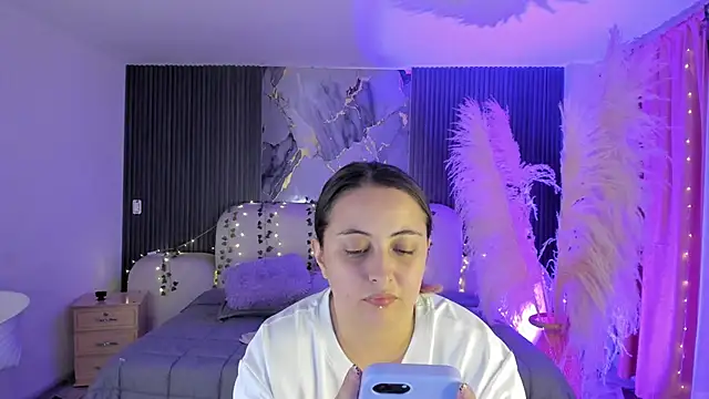 SarahCastro1  online show from April 2026 04:19:01 AM